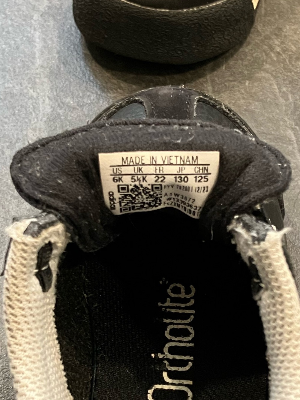 adidas 6K Kids Black and White - Picture 5 of 5
